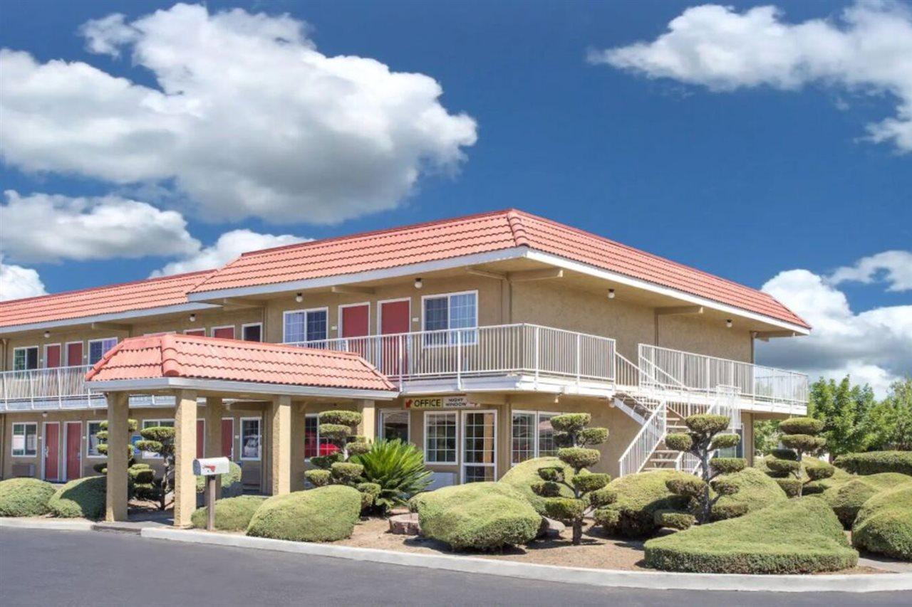 Days Inn By Wyndham Turlock Eksteriør bilde